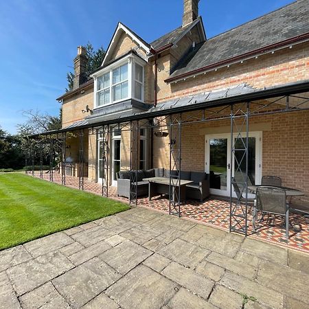 Garth Lodge With Tennis Court And Pool Wimborne Minster Esterno foto