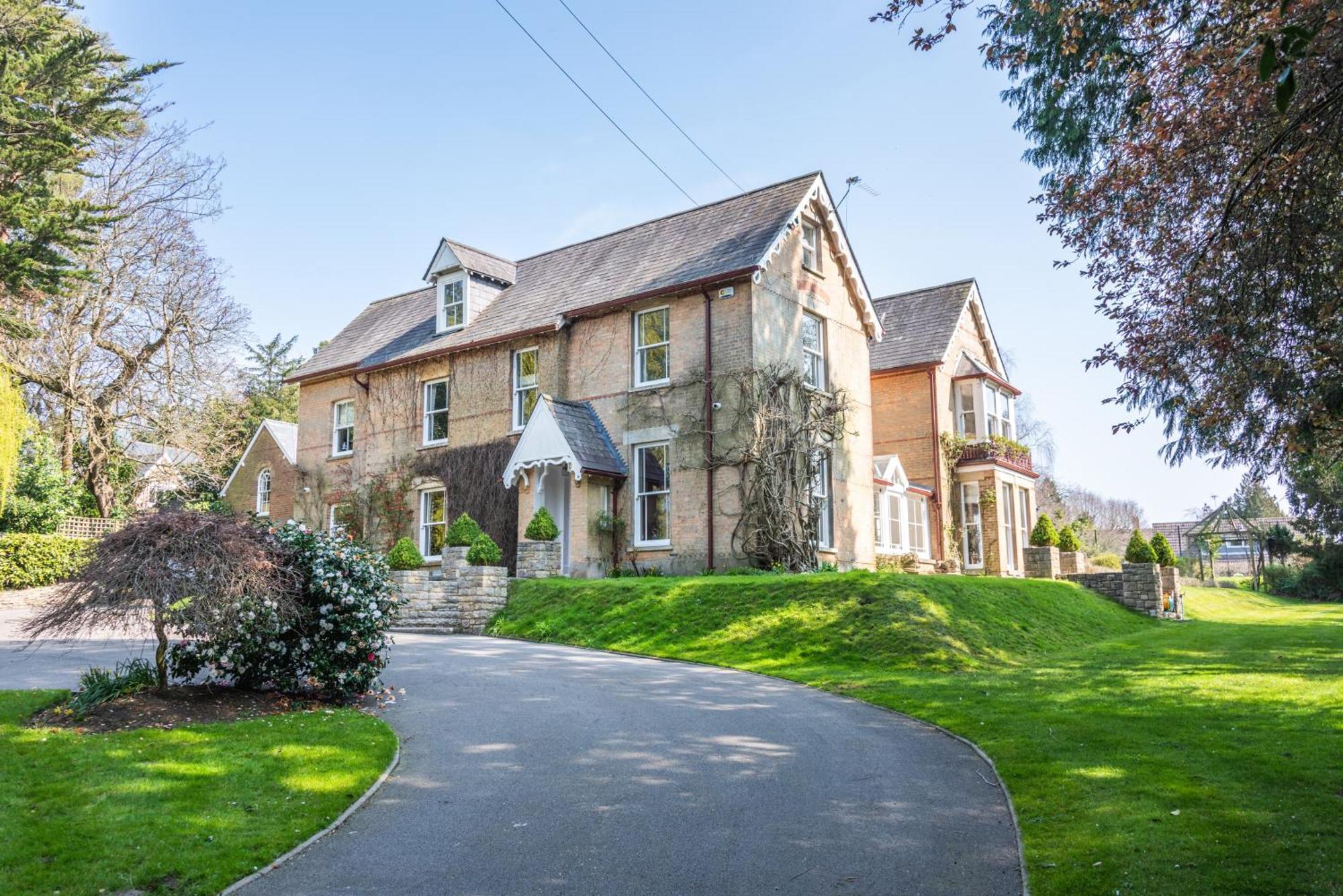 Garth Lodge With Tennis Court And Pool Wimborne Minster Esterno foto